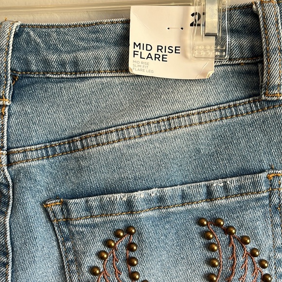 Forever 21 Mid-Rise Slim Fit Studded Angel Wing Flare Leg Jeans Size 27 - Picture 8 of 16